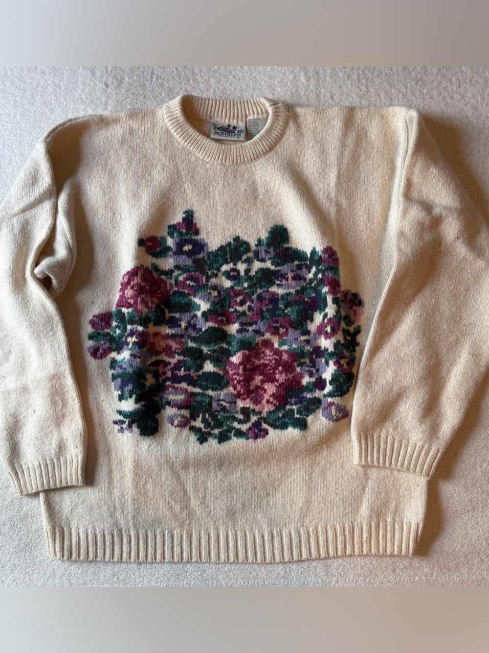Northern Reflections Floral Sweater, Cream Purple Colors. Cotton Wool Blend Sz M